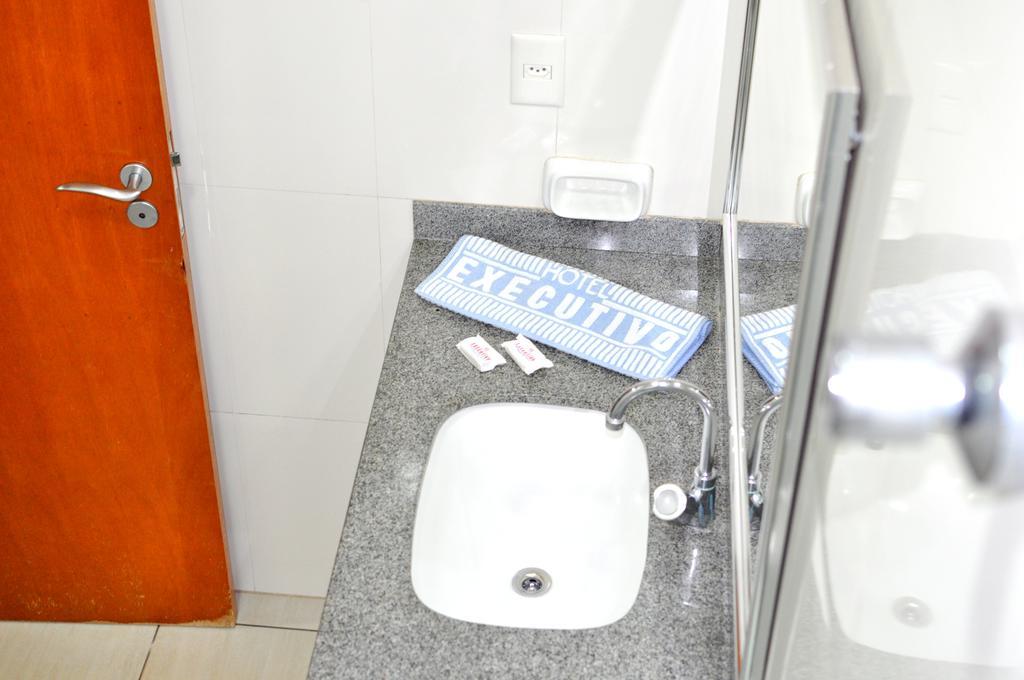 Hotel Executivo Araguaína Quarto foto
